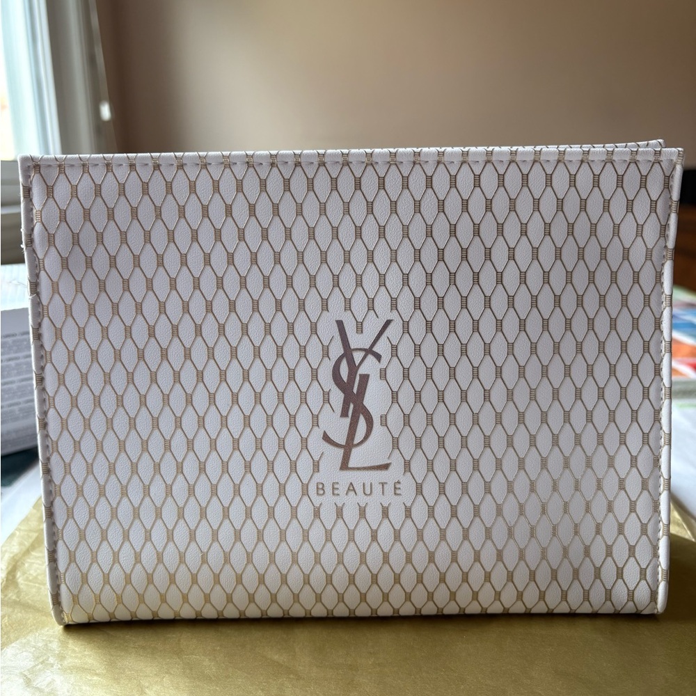 ⚜️💄⚜️YVES SAINT LAURENT HOLIDAY FOUR PIECE SATIN LIPSTICK SET ⚜️💄⚜️ NWT ⚜️💄⚜️ - Picture 7 of 16